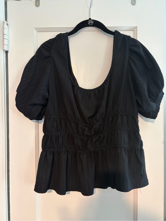 Anthropologie Tops - Anthropologie Black Scoop Neck Puff Sleeve Tunic Top